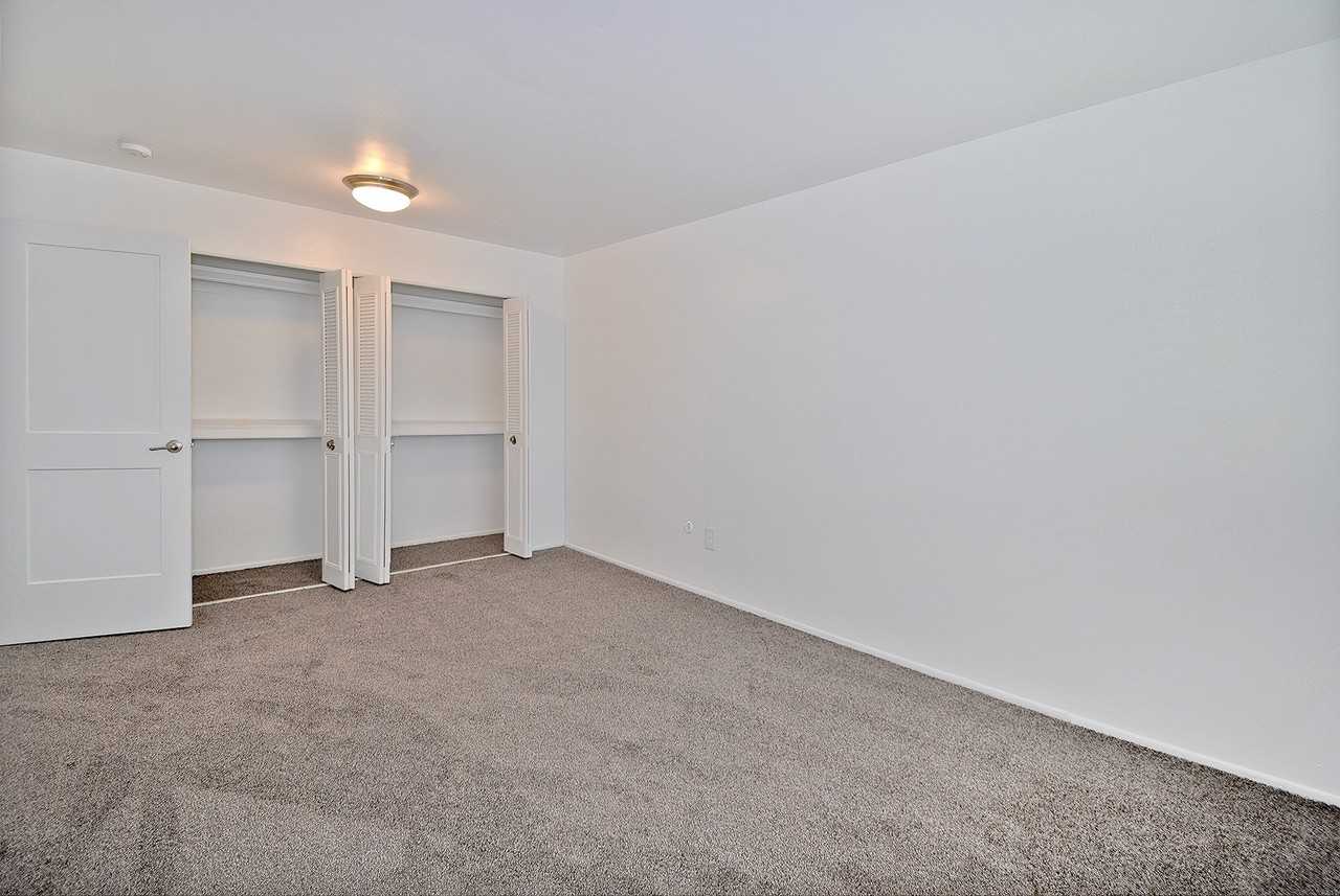 Woodcrest Apartments - Photo 6 of 24