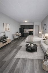 Belle West - Photo 4 of 15