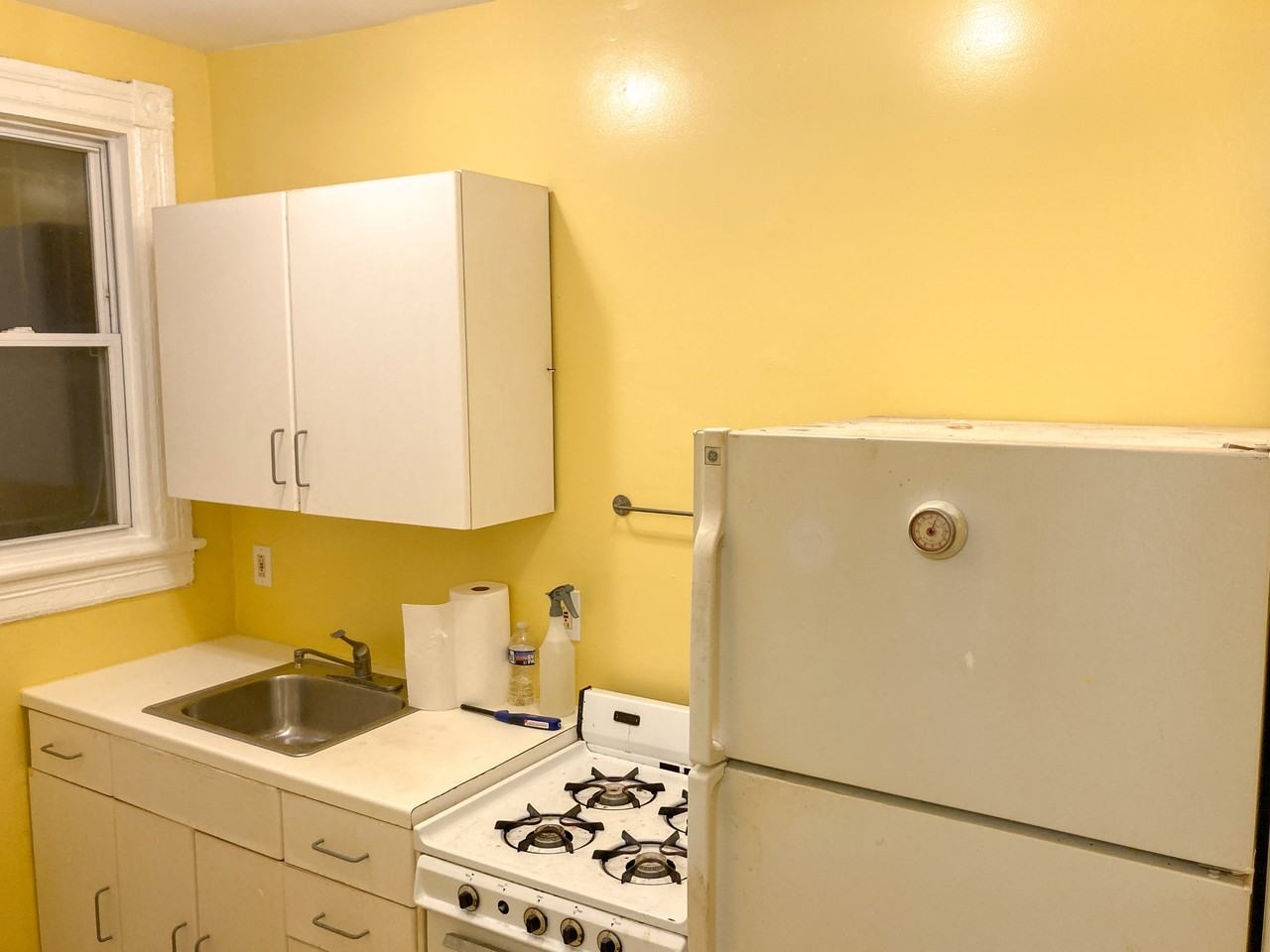 1625 12th St NW - Photo 5 of 8