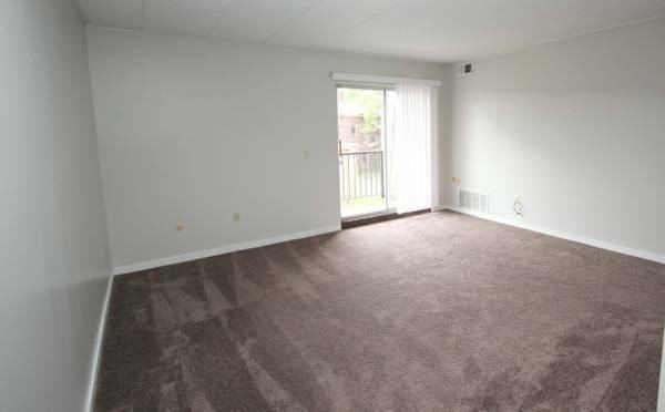 KELLY STREET APARTMENTS -- 100 - Photo 2 of 15