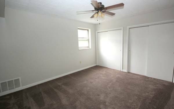 KELLY STREET APARTMENTS -- 100 - Photo 6 of 15