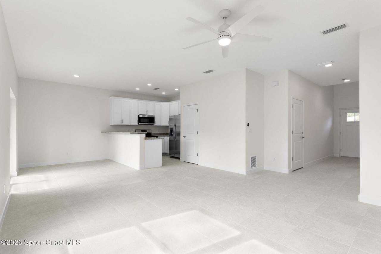 193 Dayton Boulevard - Photo 3 of 7