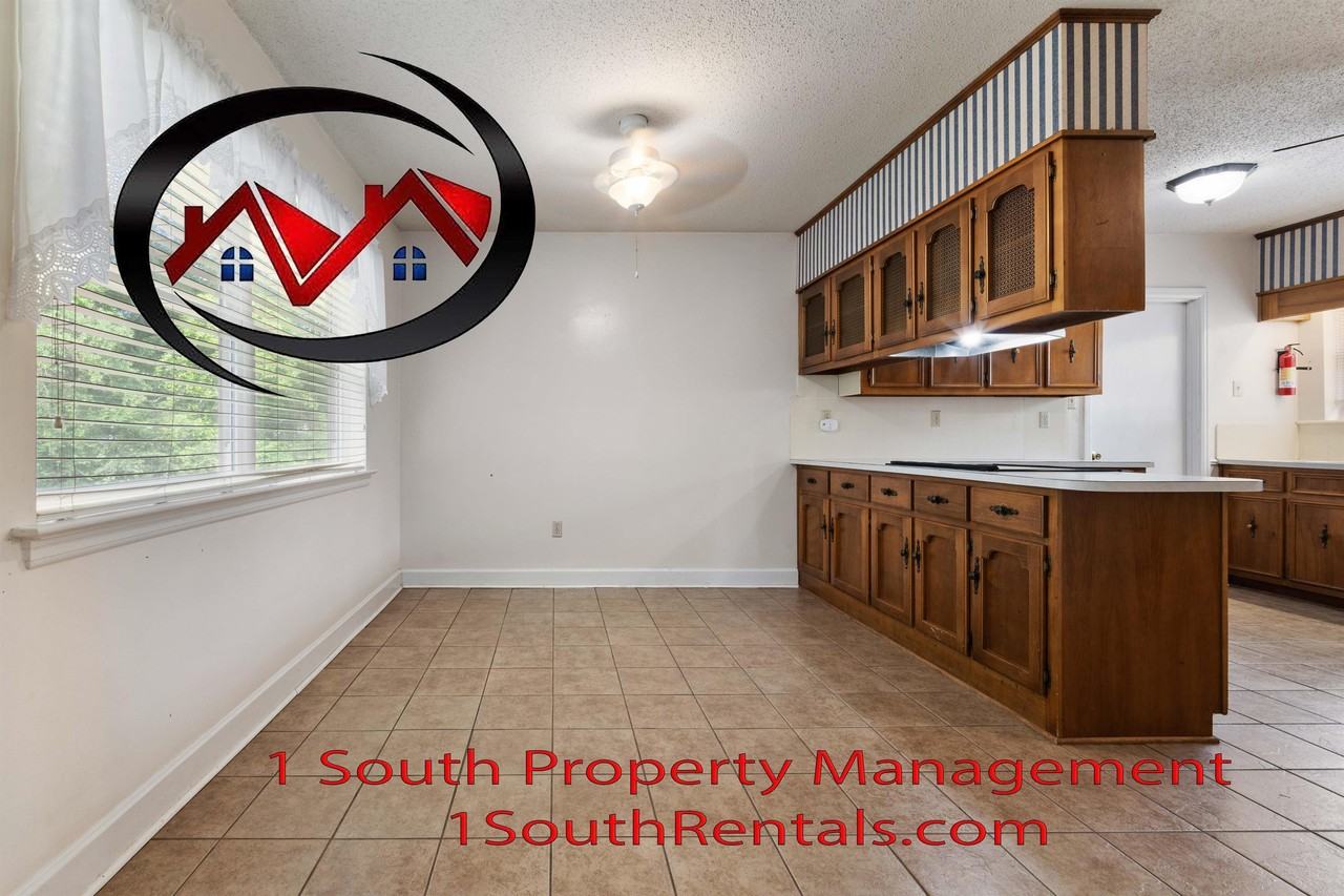 7470 Moffett Rd - Photo 5 of 19