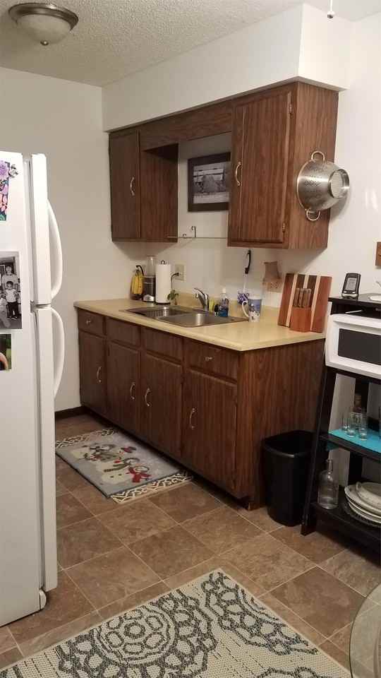 717 E Garland St - Photo 3 of 23