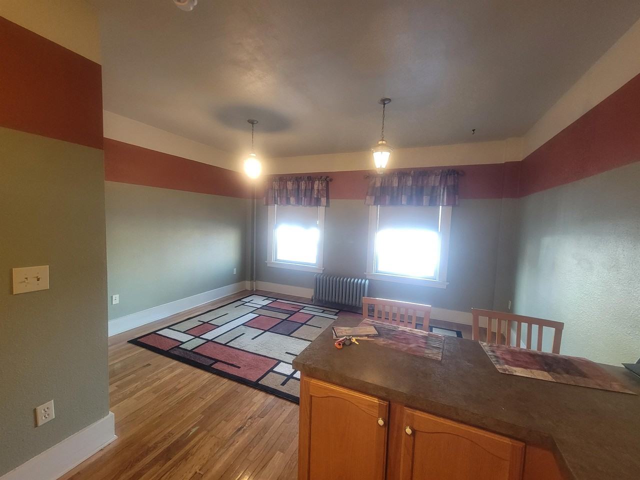 131 West Alder Street - Photo 2 of 11