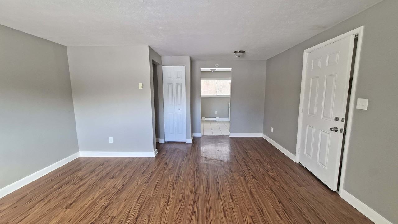 231 Kendall Ave #B - Photo 2 of 9