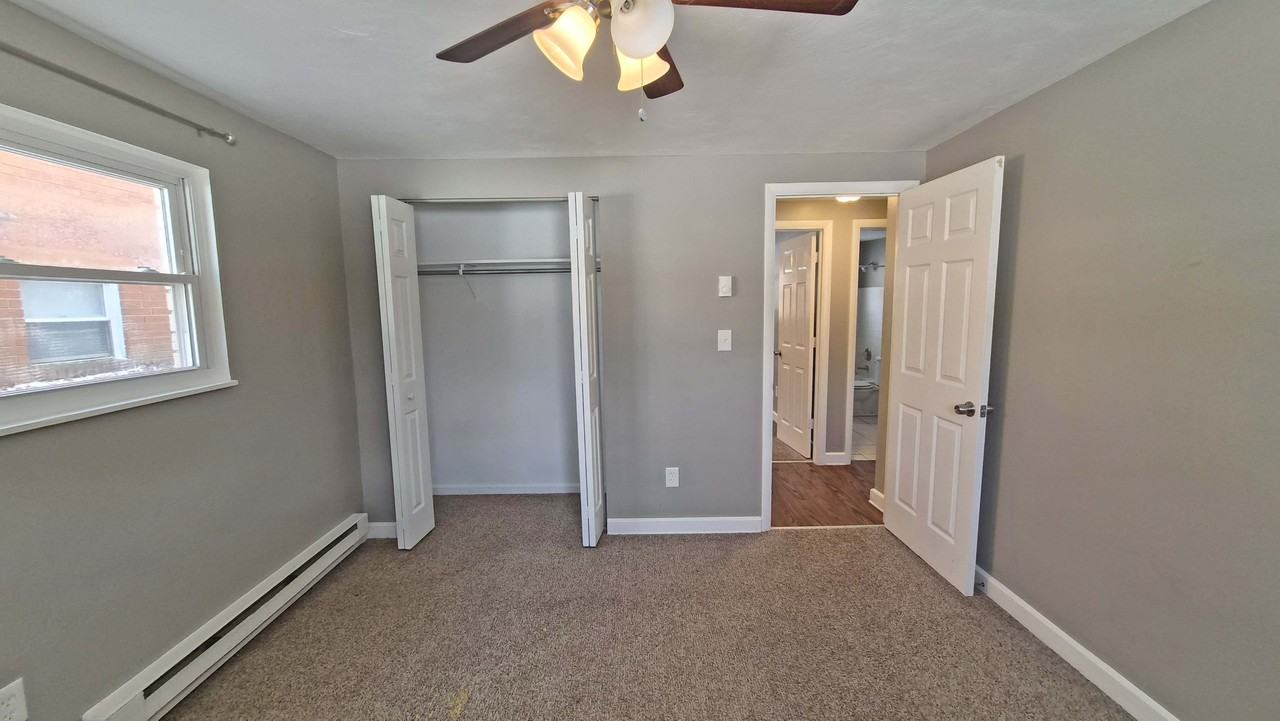 231 Kendall Ave #B - Photo 6 of 9