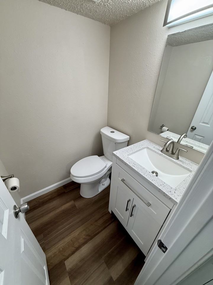 Jaq-Mar Duplexes - Photo 7 of 10