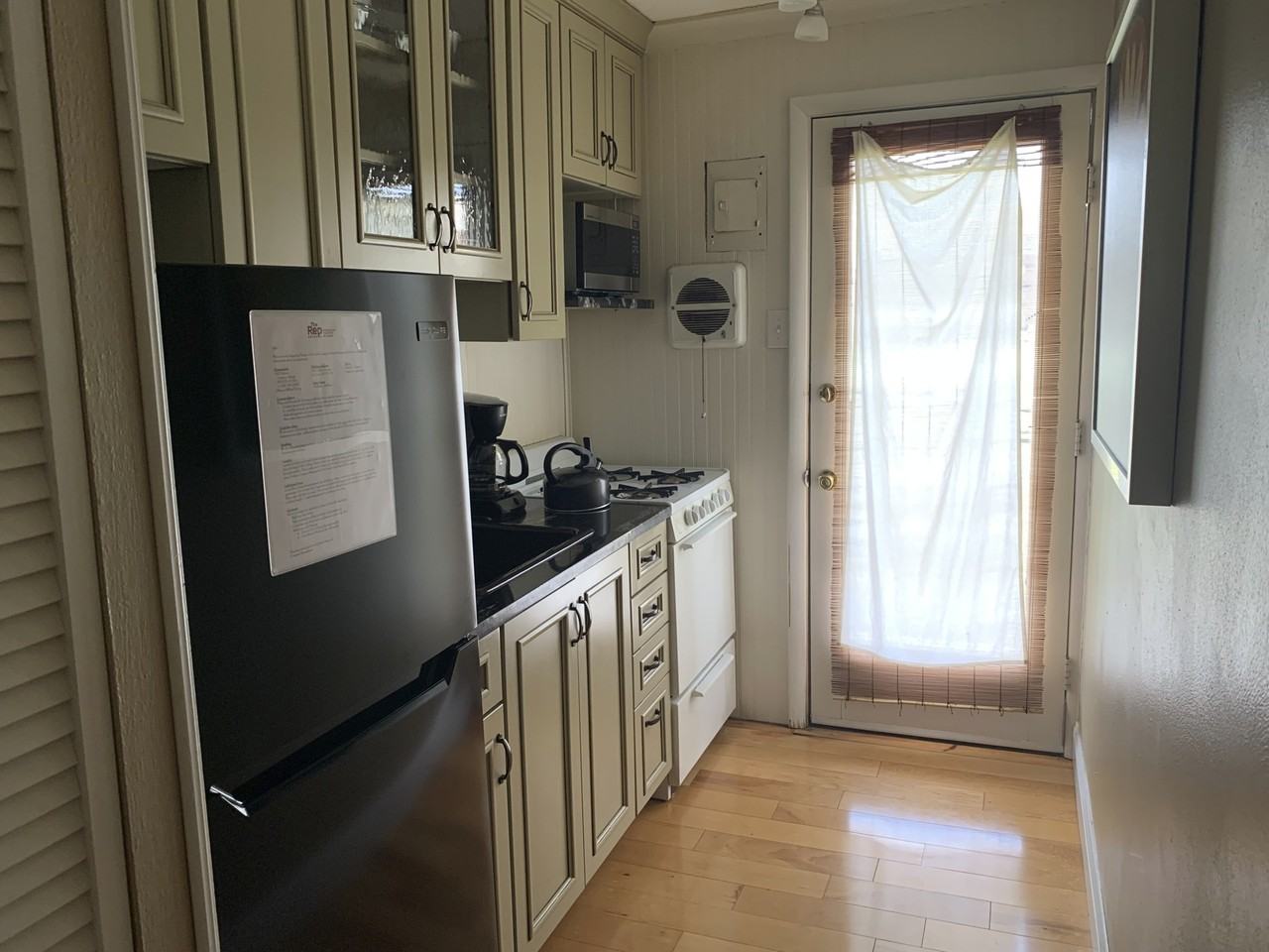 627 Garden Avenue - Photo 4 of 19