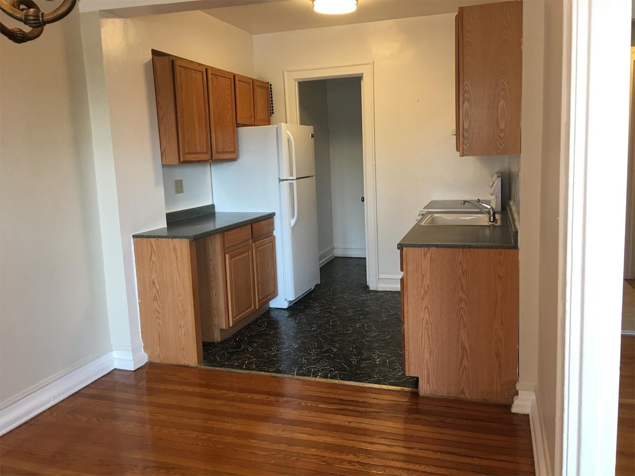 Parkstone Apartments - Photo 4 of 50