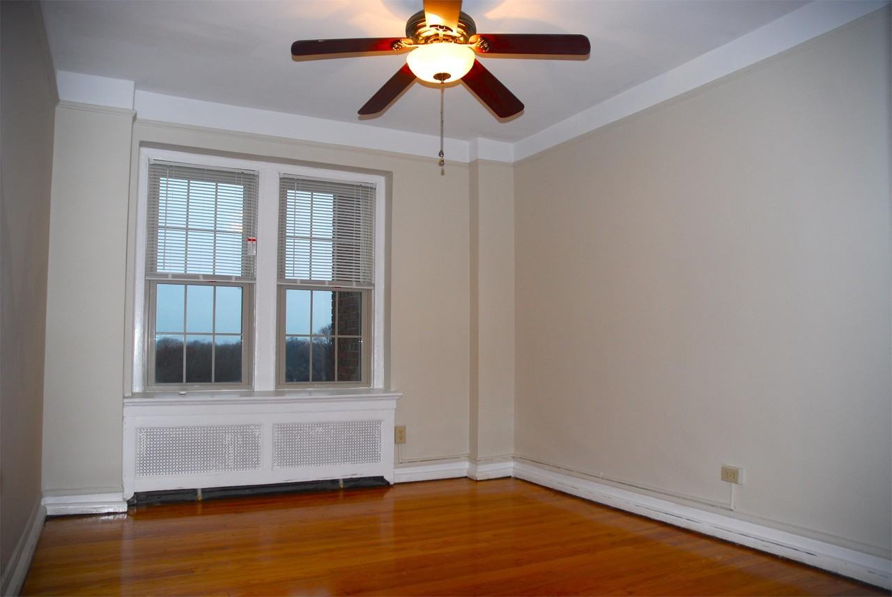Parkstone Apartments - Photo 3 of 9
