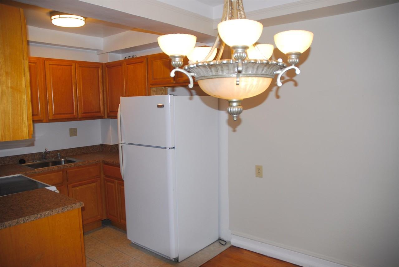 Parkstone Apartments - Photo 7 of 9