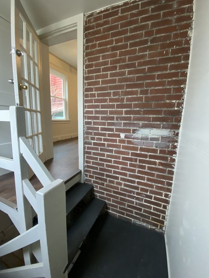 508 South Prince Street - Photo 4 of 18