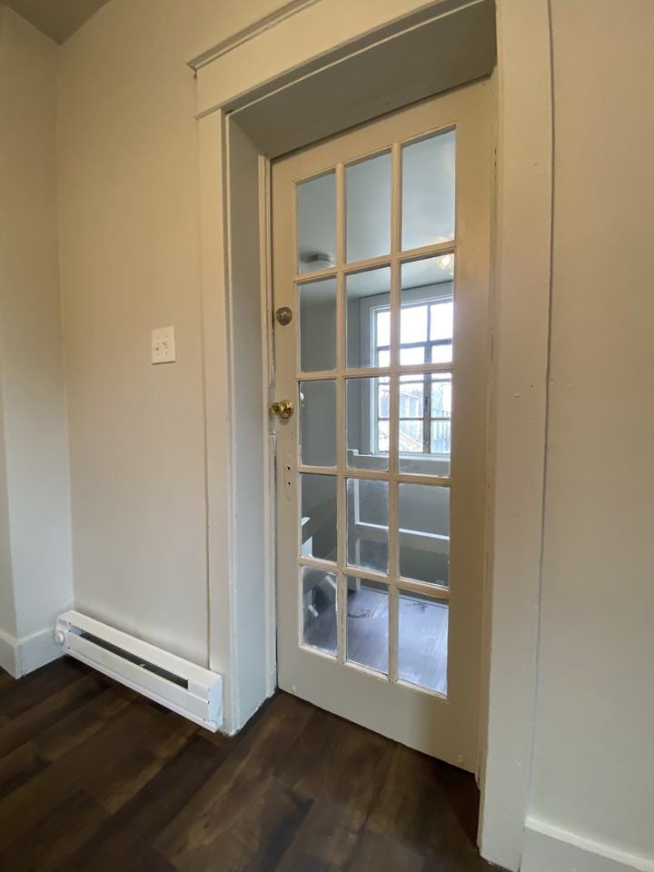 508 South Prince Street - Photo 5 of 18