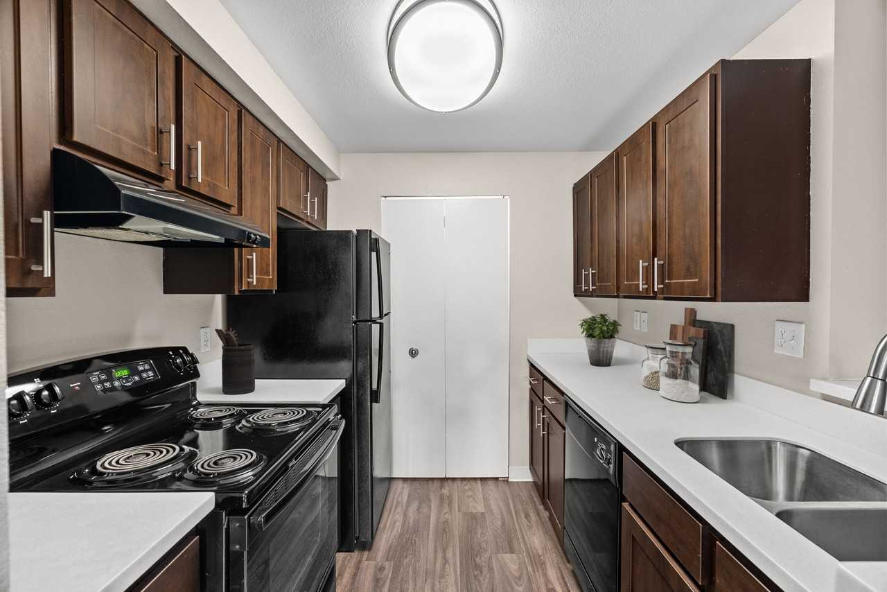 Cascade Ridge - Photo 2 of 28