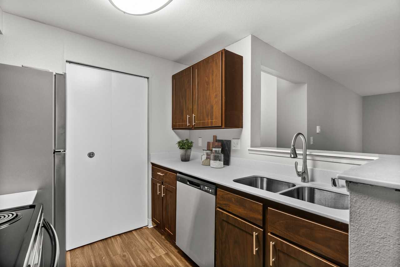 Cascade Ridge - Photo 5 of 28