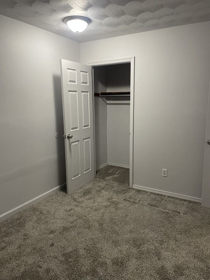 2901 Mersey Ln #8 - Photo 4 of 9