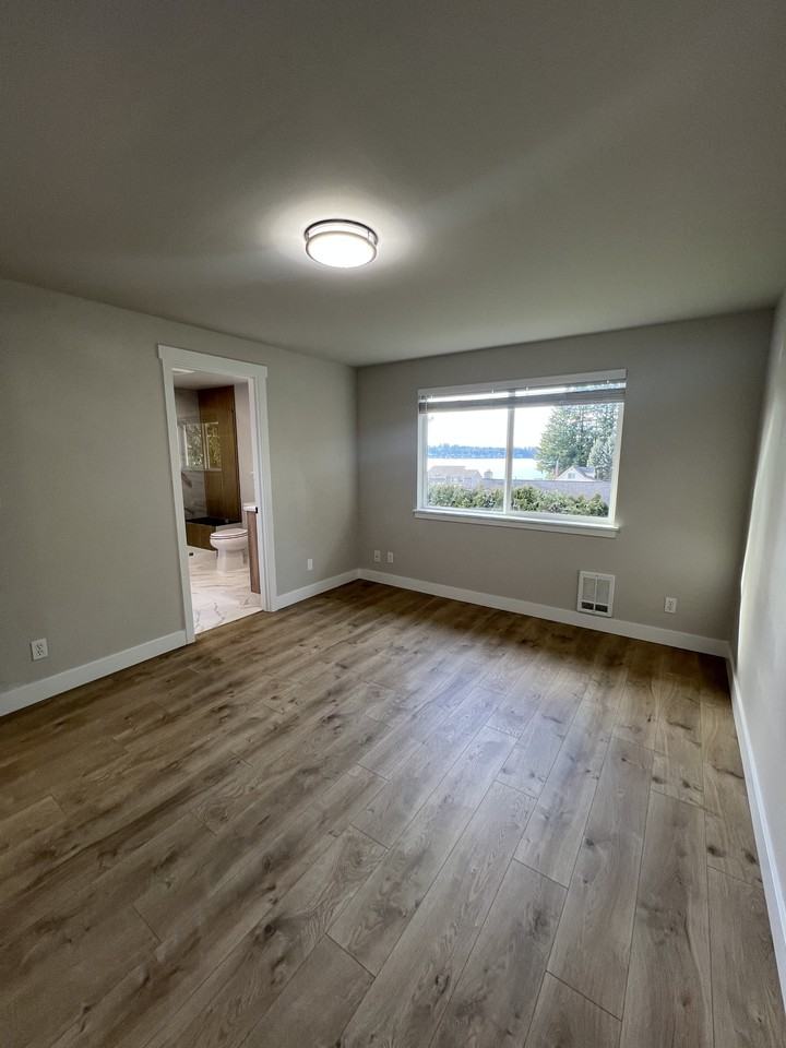 12003 13th St Ne #A - Photo 3 of 23