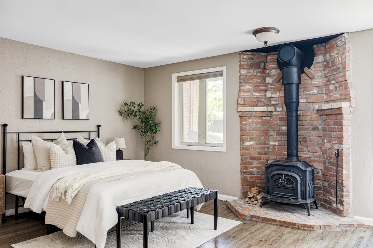 377 Pearl St #5 - Photo 6 of 18