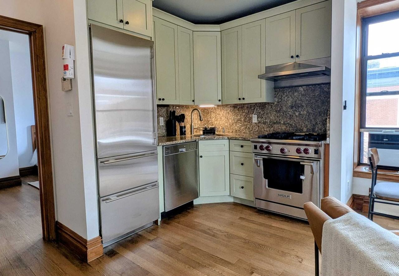 378 6th Ave #3A - Photo 5 of 7