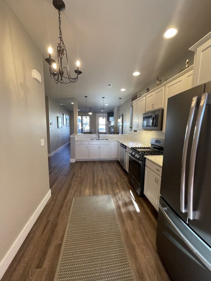 3091 Lori Ln - Photo 7 of 28