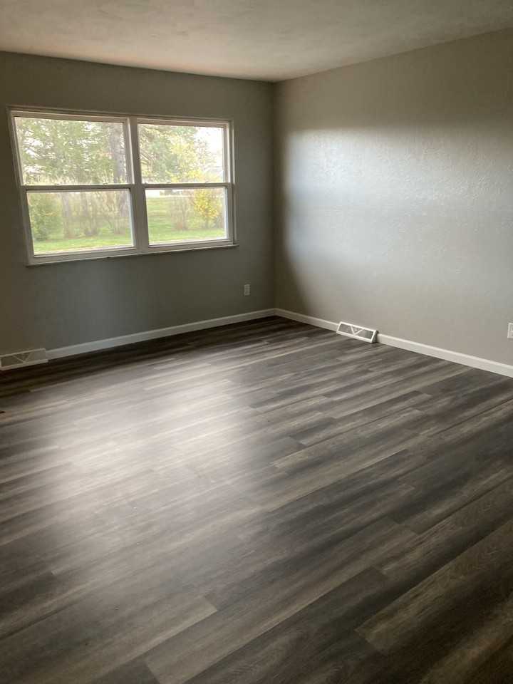 13040 Five Point Road - Photo 4 of 17