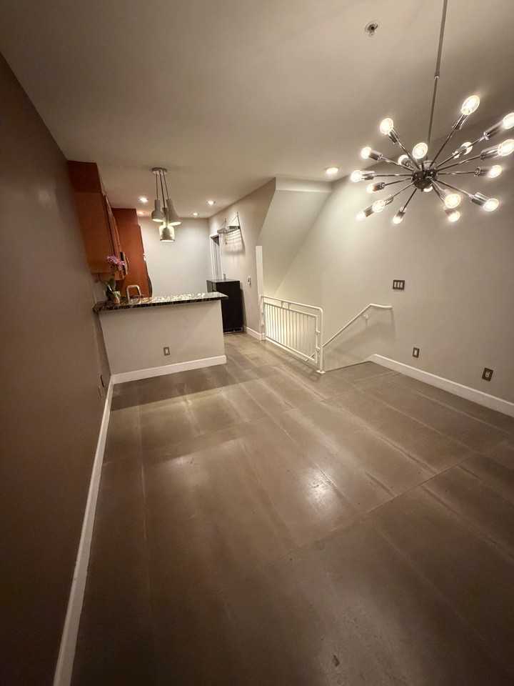 18 Norfolk St #18 - Photo 4 of 23