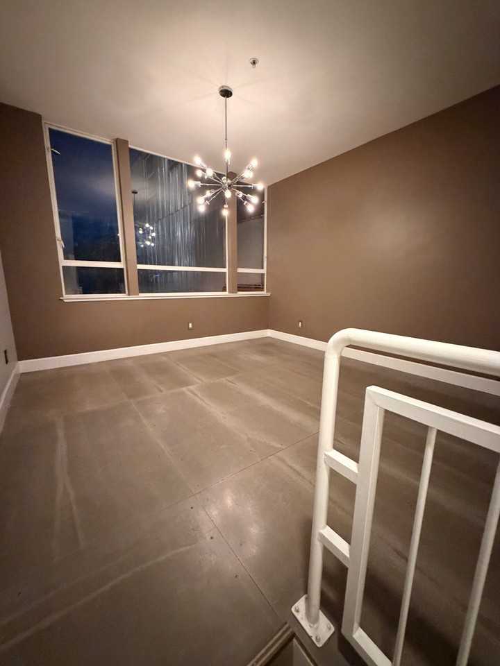 18 Norfolk St #18 - Photo 5 of 23