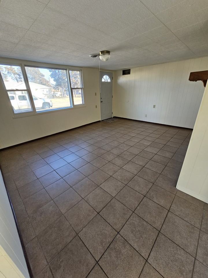 2407 W 7th St #NA - Photo 4 of 18