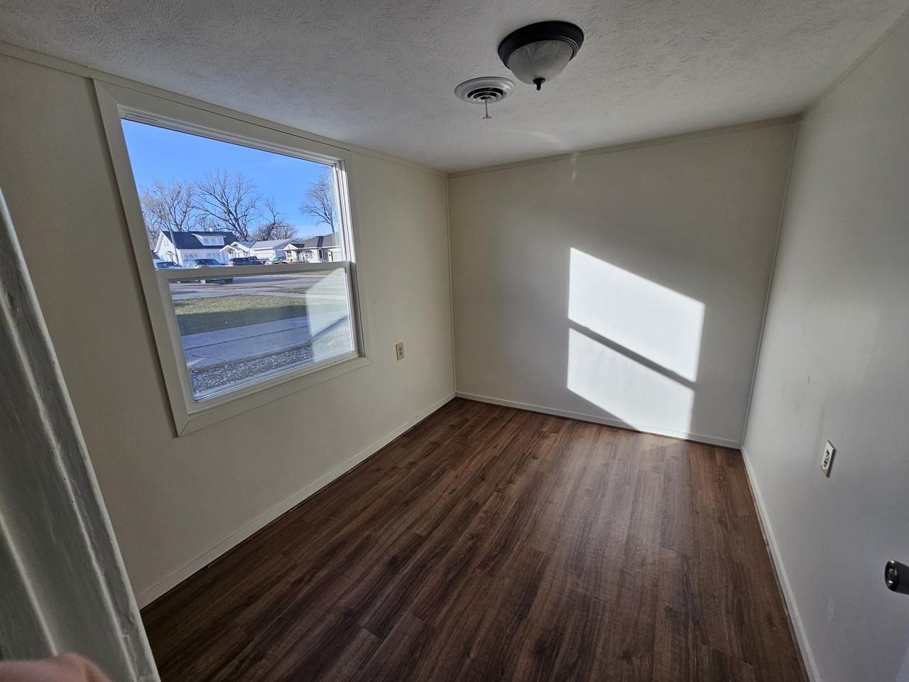 2407 W 7th St #NA - Photo 7 of 18