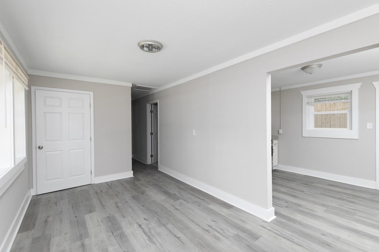 Duke Complex - Photo 7 of 9