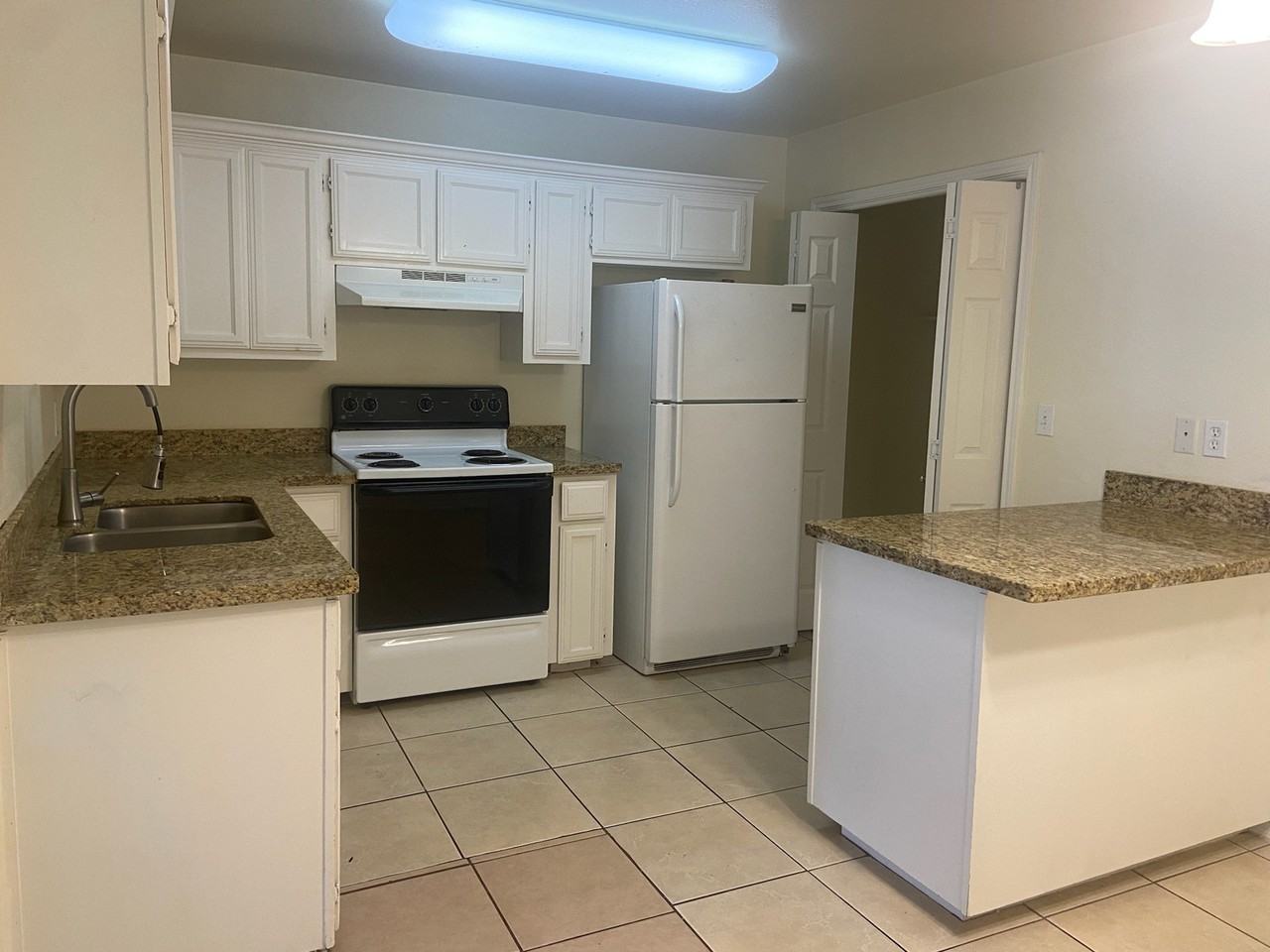 2218 S Tourist Drive - Photo 2 of 6