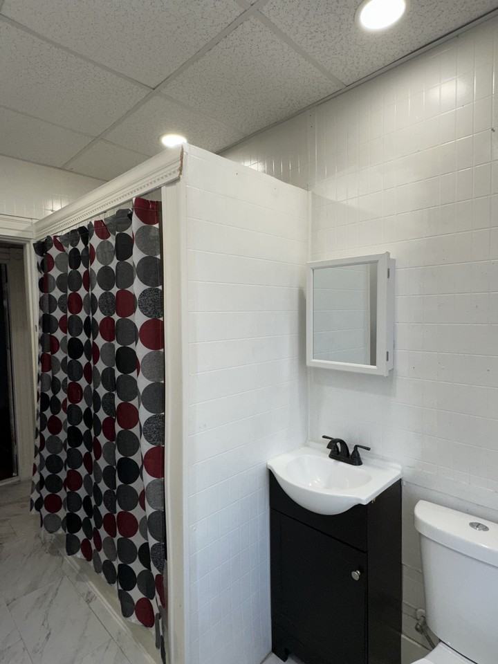 1566-1570 Acushnet Avenue - Photo 7 of 16