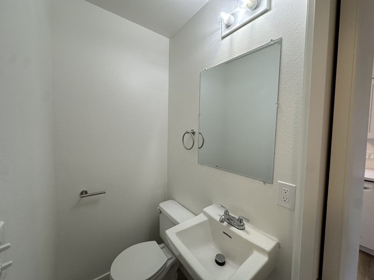 1119 West 11th Avenue - Photo 5 of 14