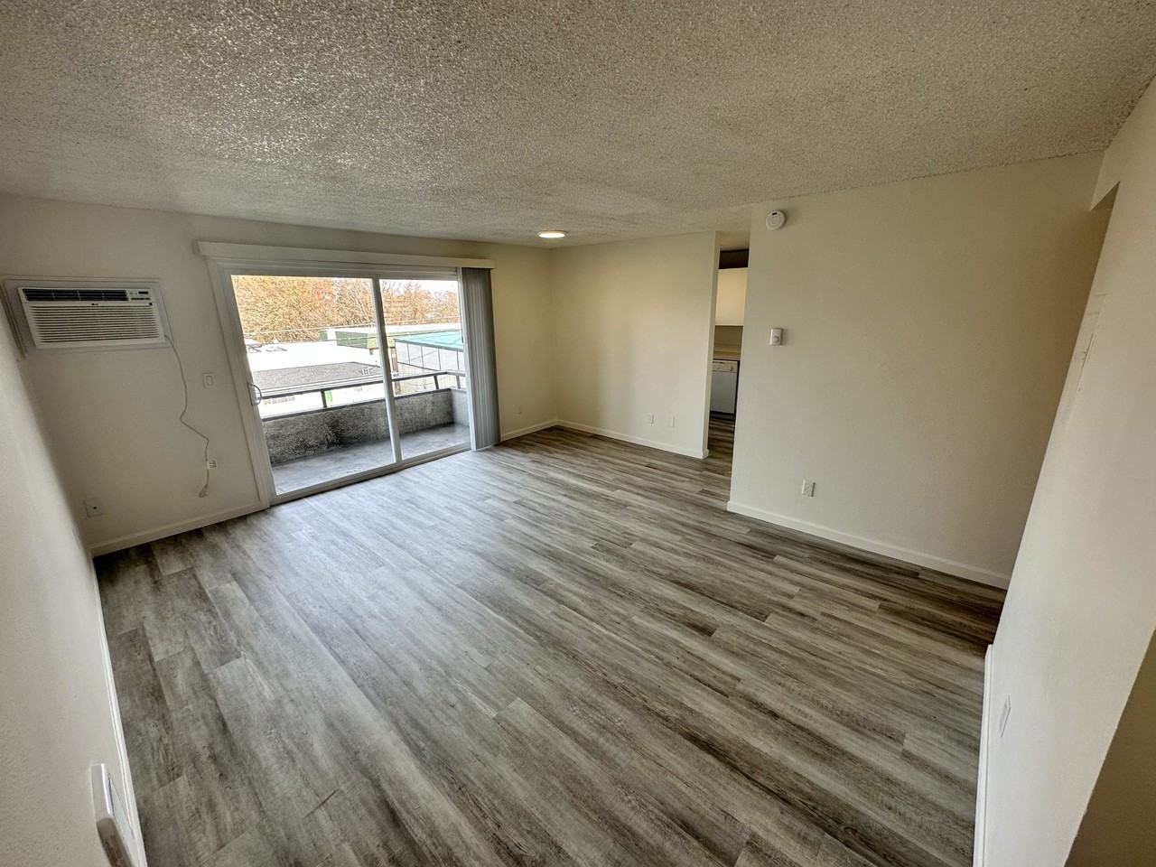 SouthRidge Apartments (1622 W 7th) - Photo 2 of 39