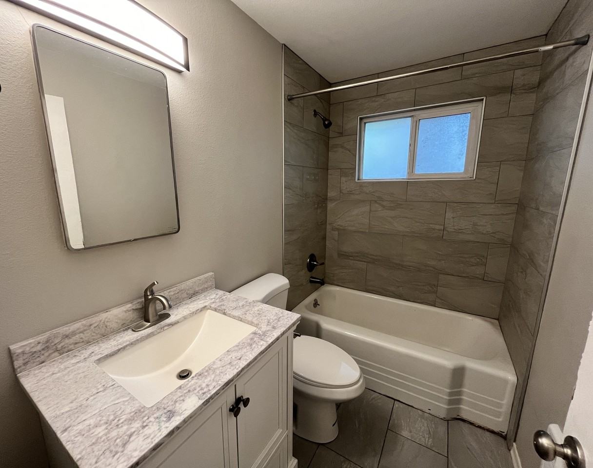 Twinlyn Place Apartments - Photo 2 of 16