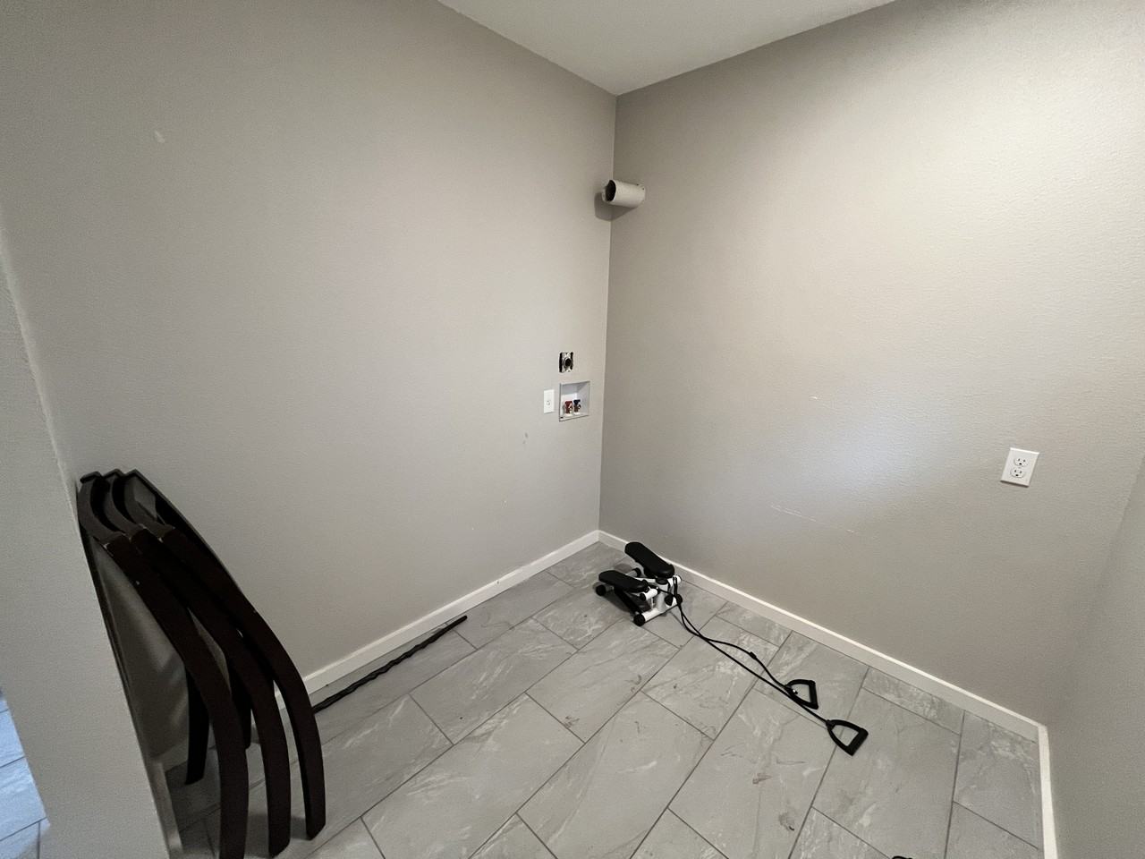 Twinlyn Place Apartments - Photo 3 of 16