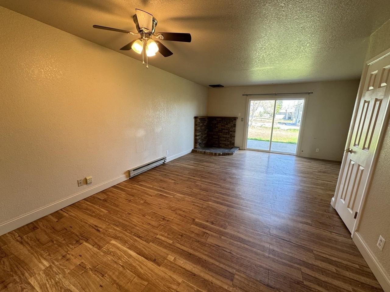 405 Roxy Lane - Photo 5 of 15