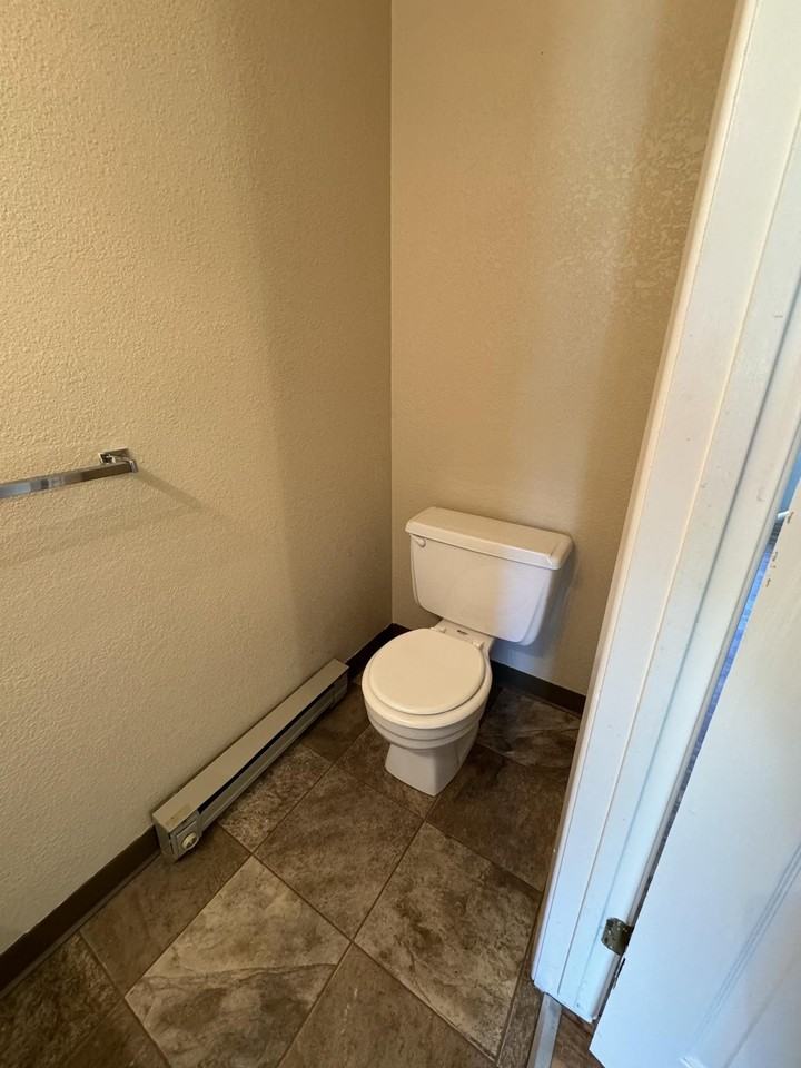 405 Roxy Lane - Photo 7 of 15