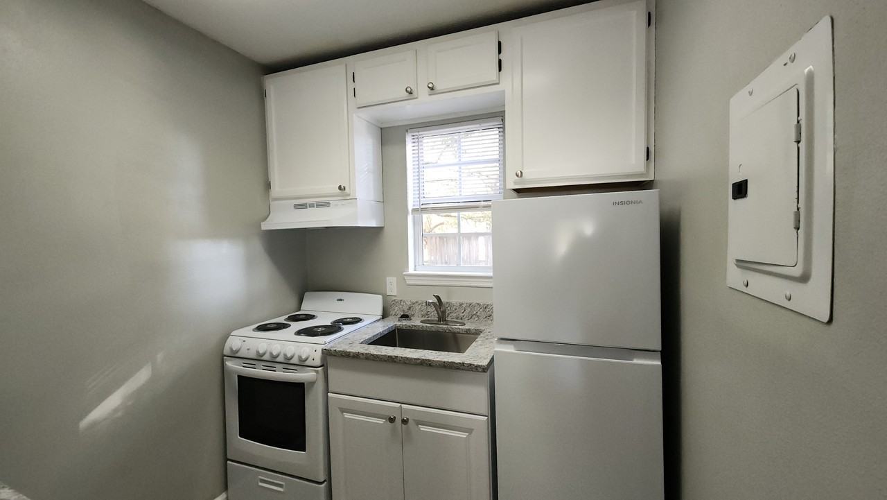 Garland Studio Apartments - Photo 3 of 20