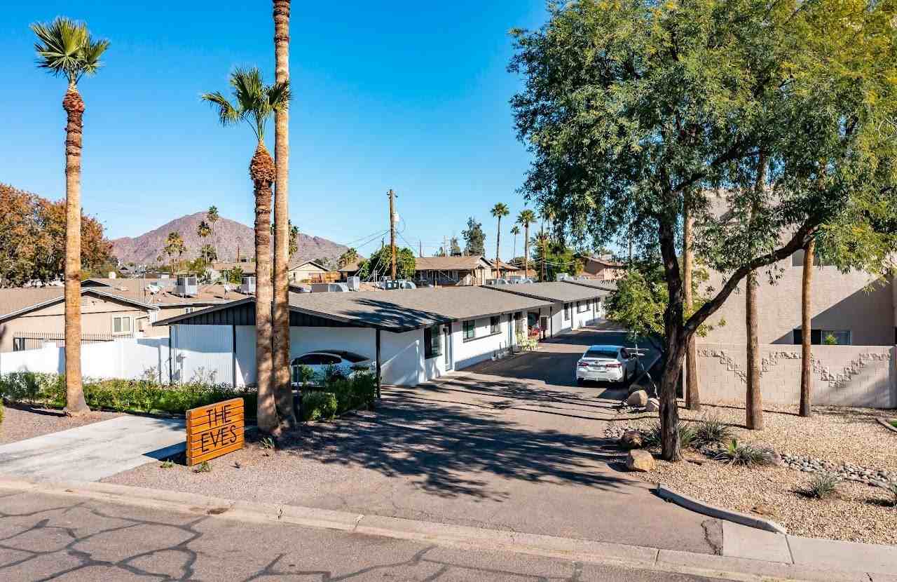 3231 North 37th Street - Photo 3 of 6