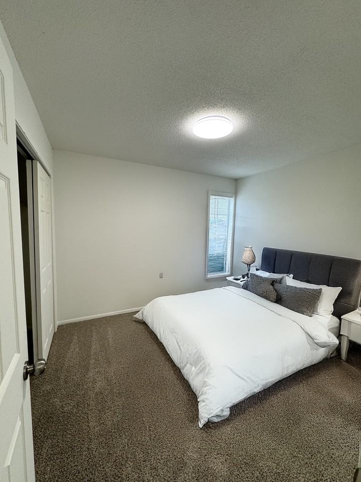 Admiral Doyle - Photo 7 of 27