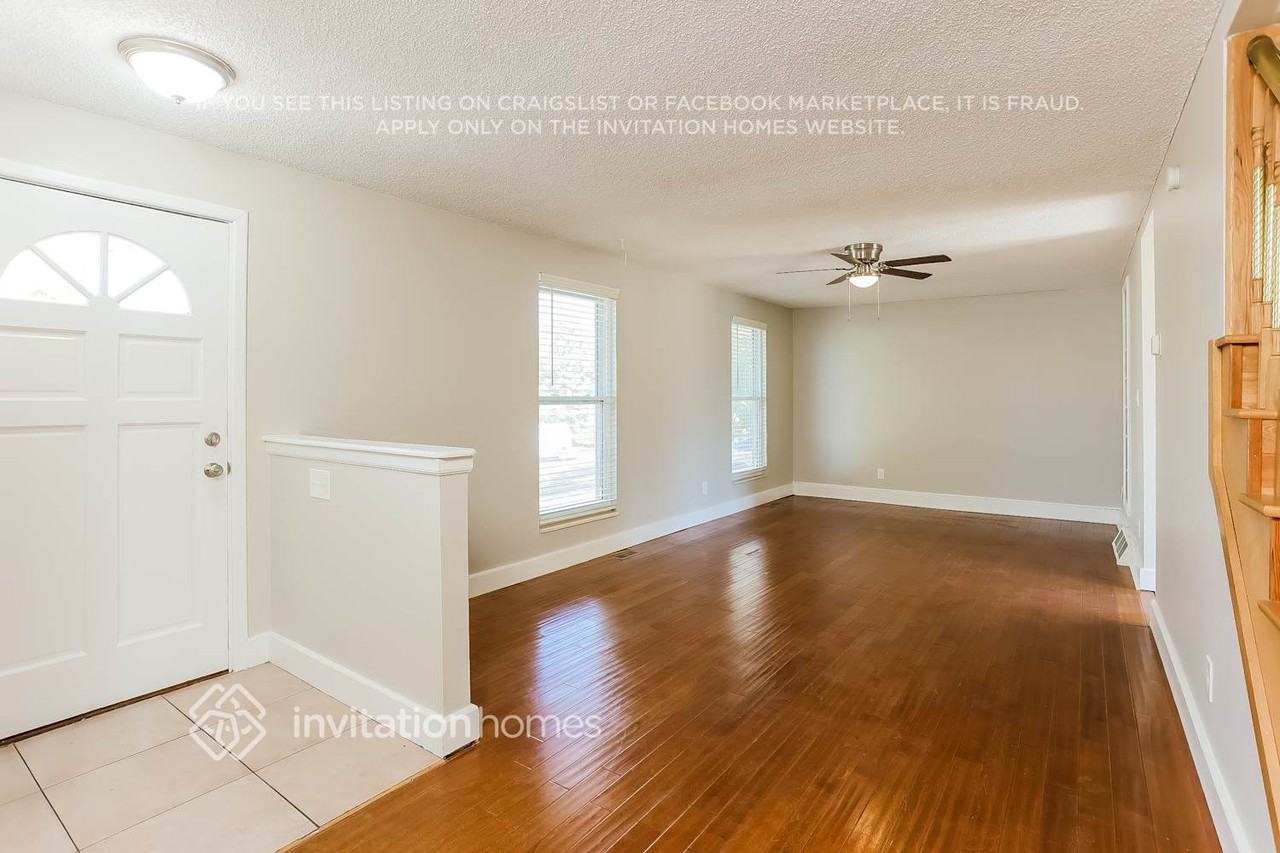 1314 S Zeno St - Photo 2 of 15