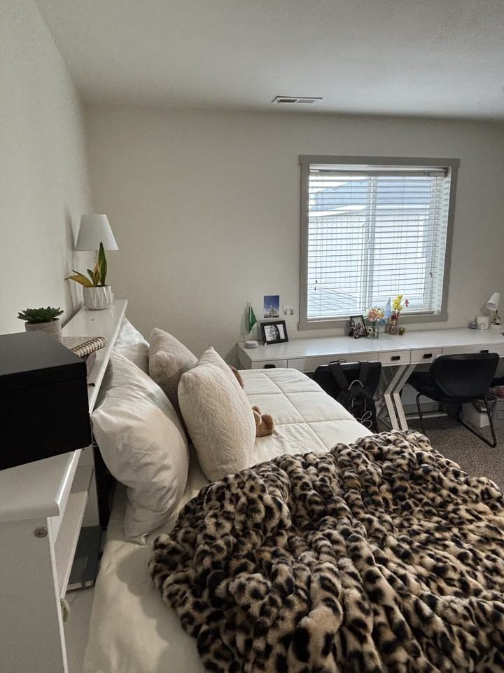 736 East 125 North Street - Photo 3 of 16