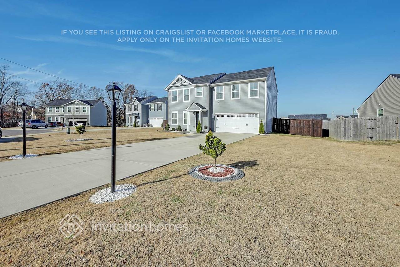 226 Nottingham Ln - Photo 3 of 23