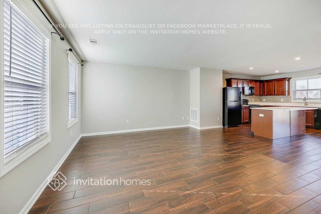 226 Nottingham Ln - Photo 6 of 23