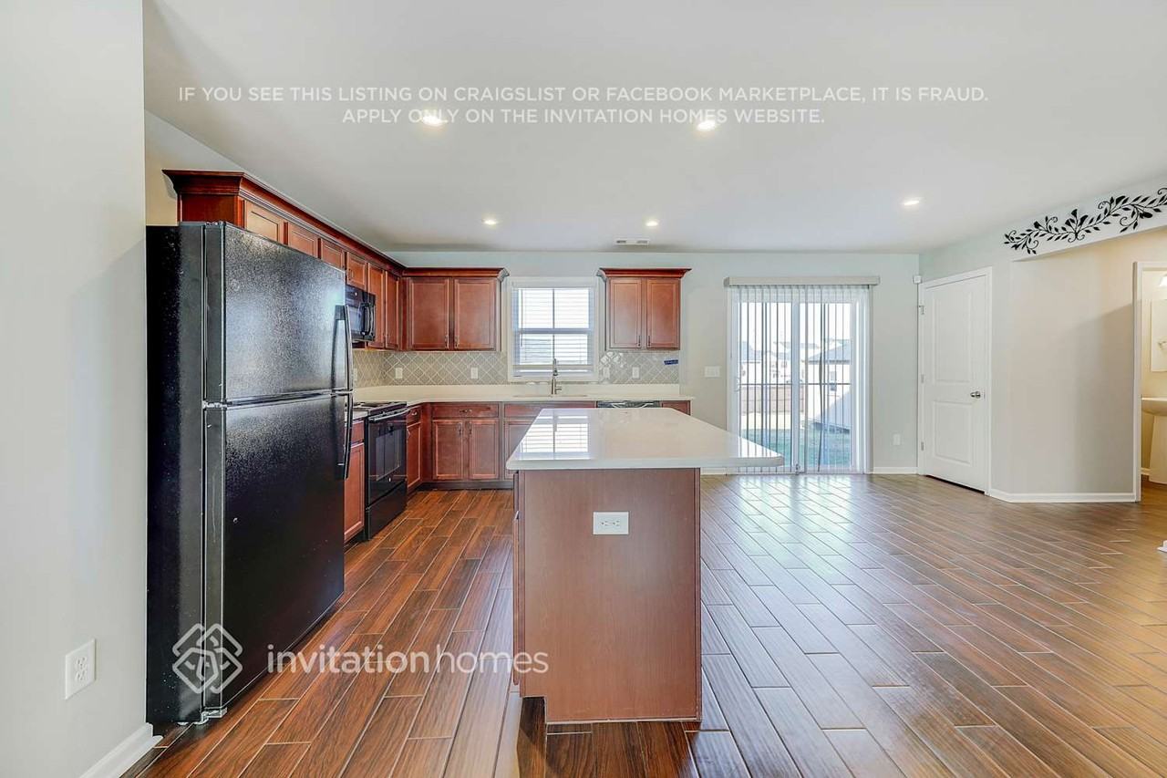 226 Nottingham Ln - Photo 7 of 23