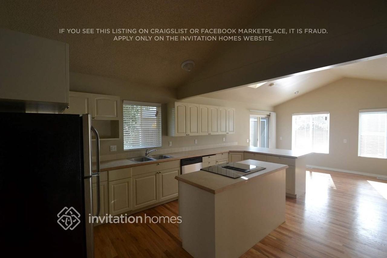 931 S 240th Pl - Photo 2 of 15