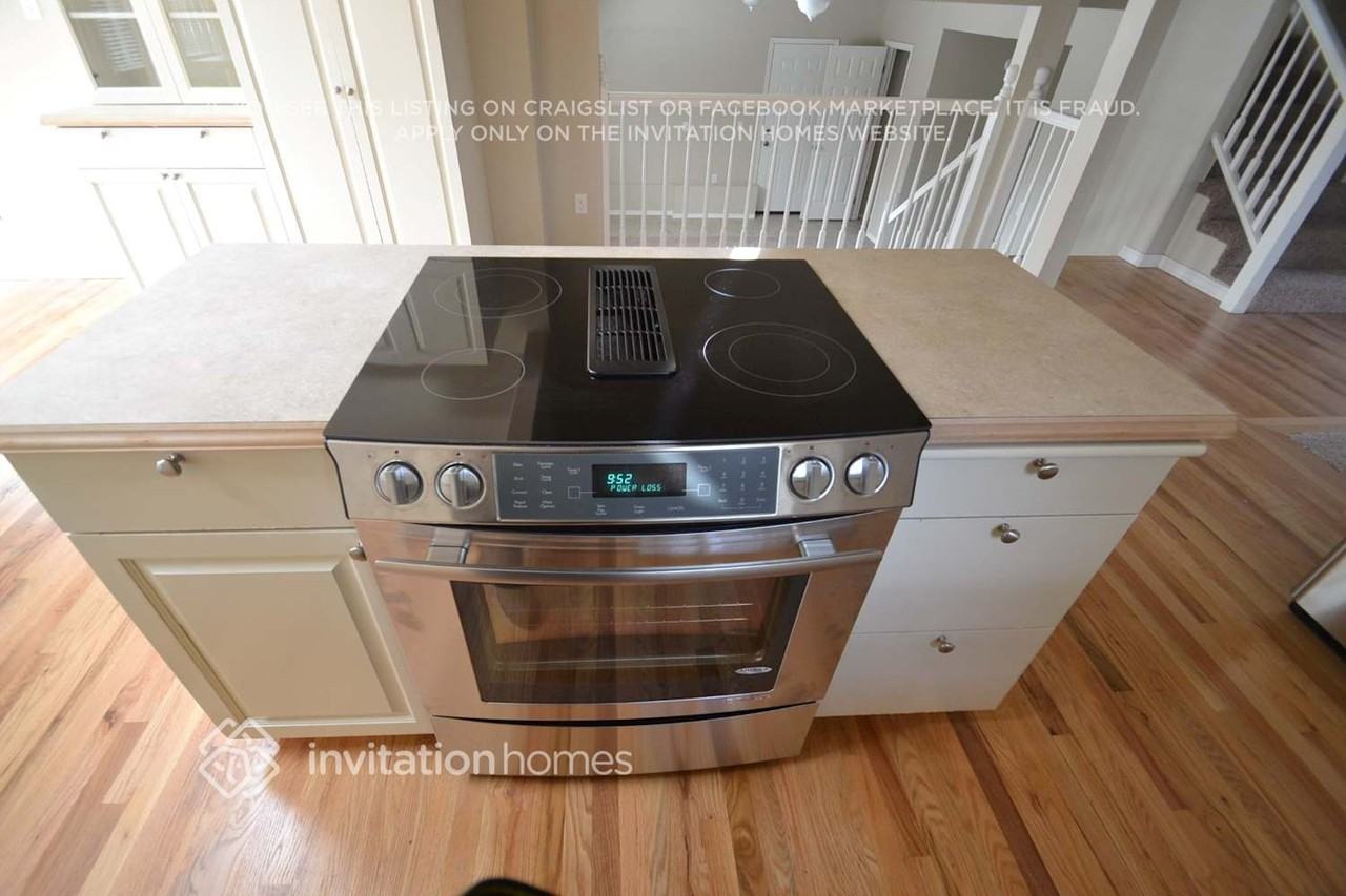 931 S 240th Pl - Photo 3 of 15