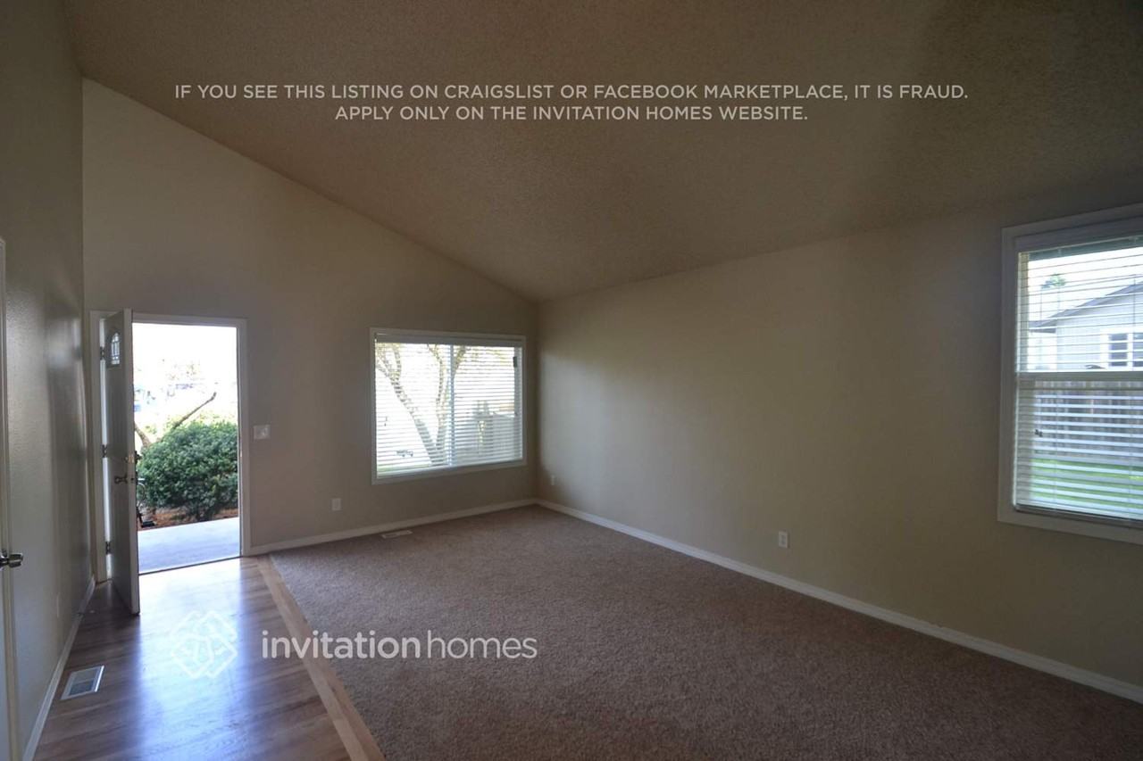 931 S 240th Pl - Photo 7 of 15